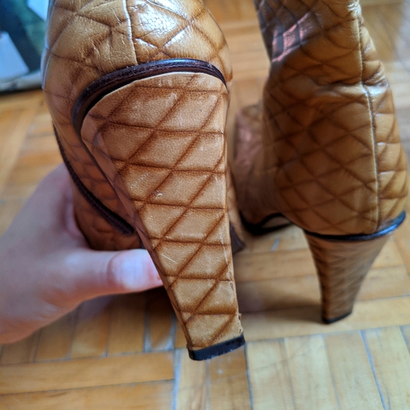 Gold quilted leather high heel boots - Picture 4 of 4